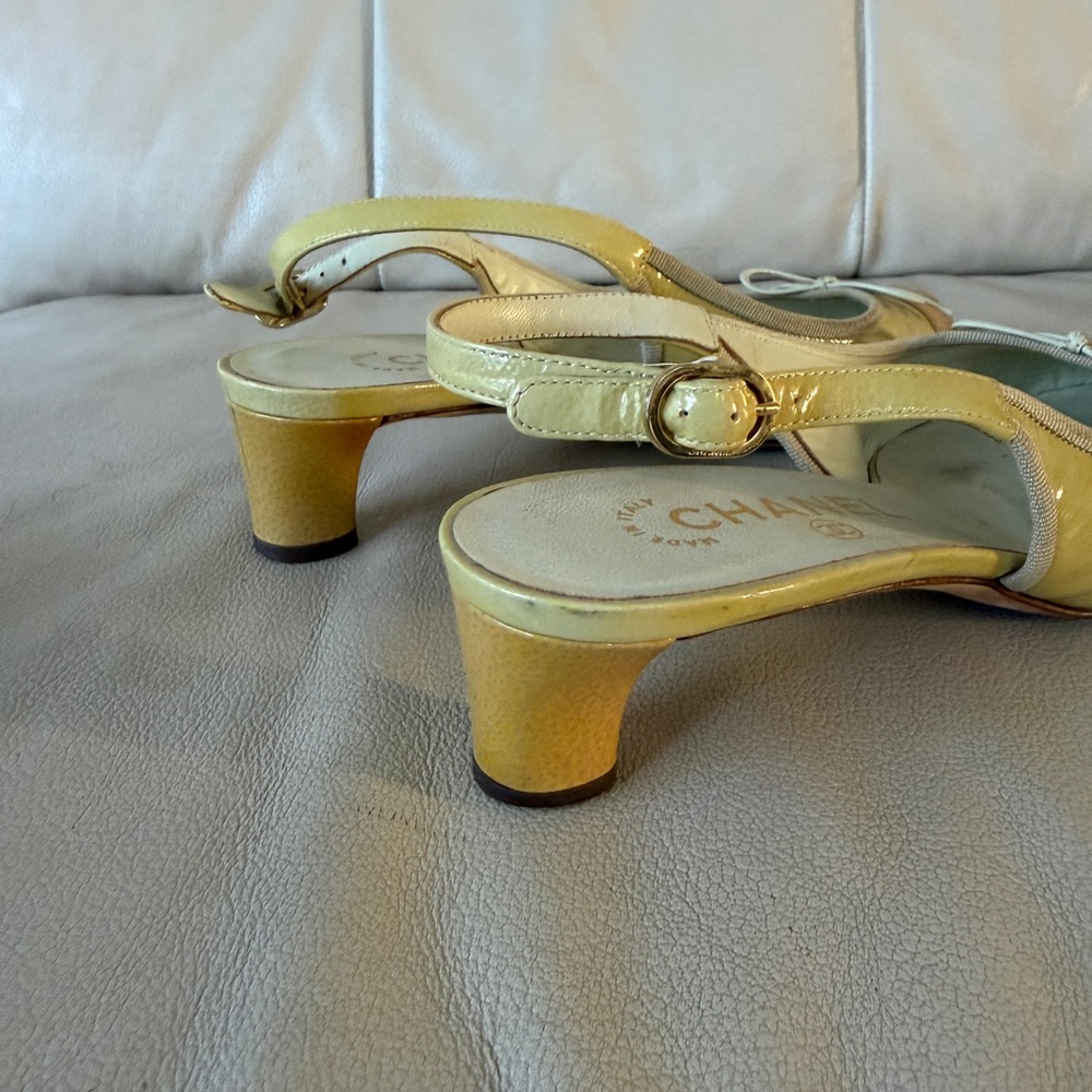 Vintage Chanel Slingback Heels, size 38 (US 8) - Picture 7 of 10